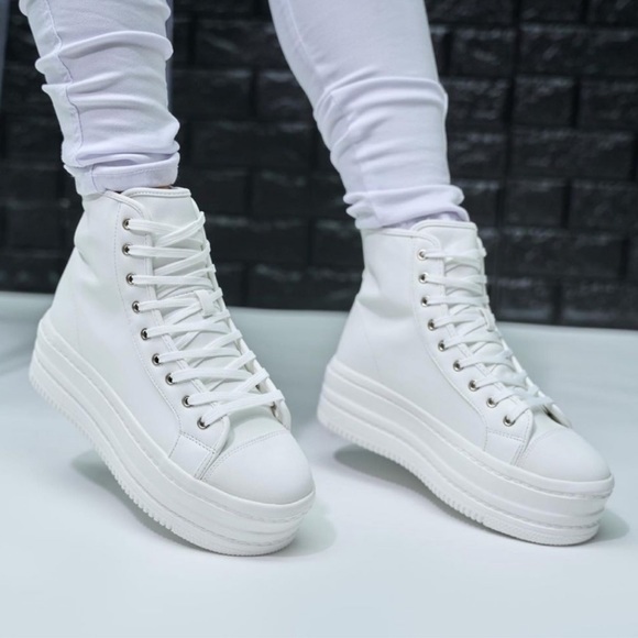 NIB White Vegan Leather High Top Platform Sneakers - Picture 6 of 9